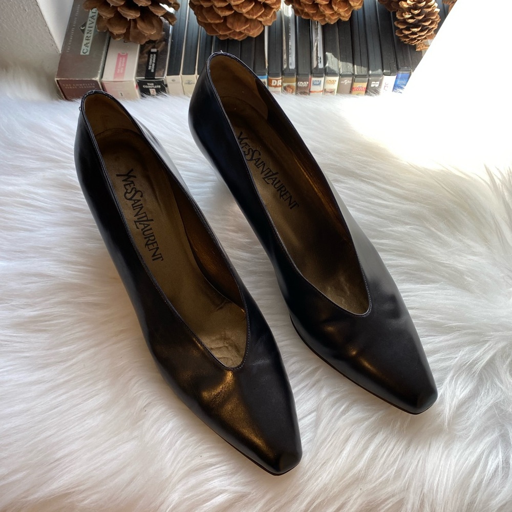 Yves Saint Laurent Women's Black Pumps
